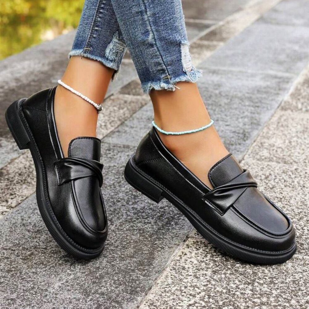 NEW LADIES SIZE 41 SHEIN 1 INCH HEEL BLACK SLIP-ON ROUND TOE LOAFER SHOES
